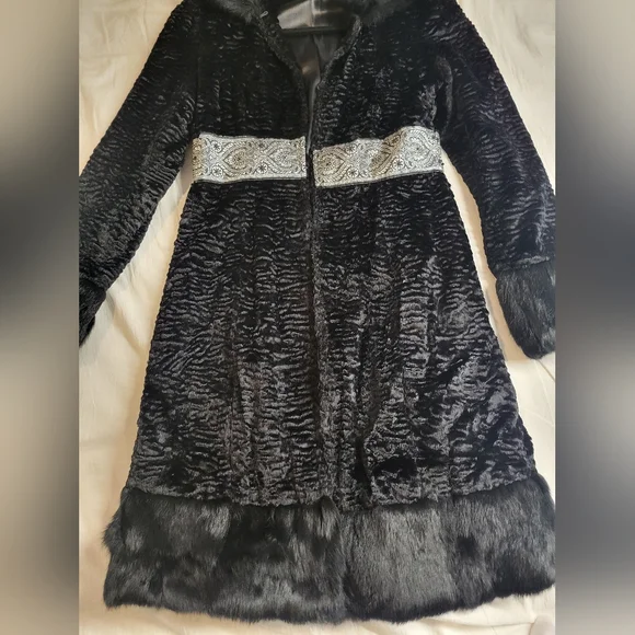 Heart Moon Star Evening Coat - Picture 3 of 9